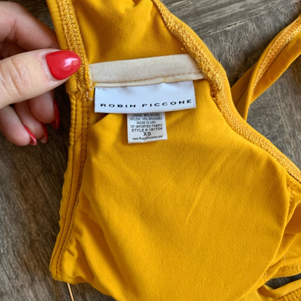 Robin Piccone Bikini - Picture 3 of 5